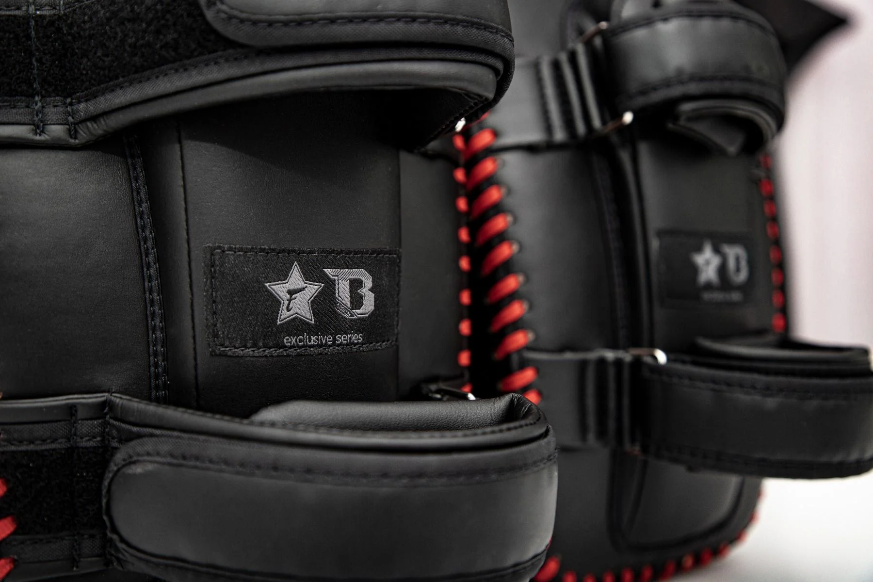 Fairtex X Booster Armpad FXB-KP Zwart - Image 3