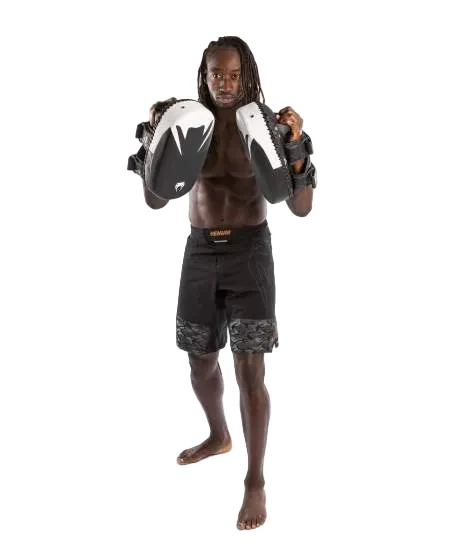 Venum Armpad Light Kick Pad Zwart/Wit - Image 7