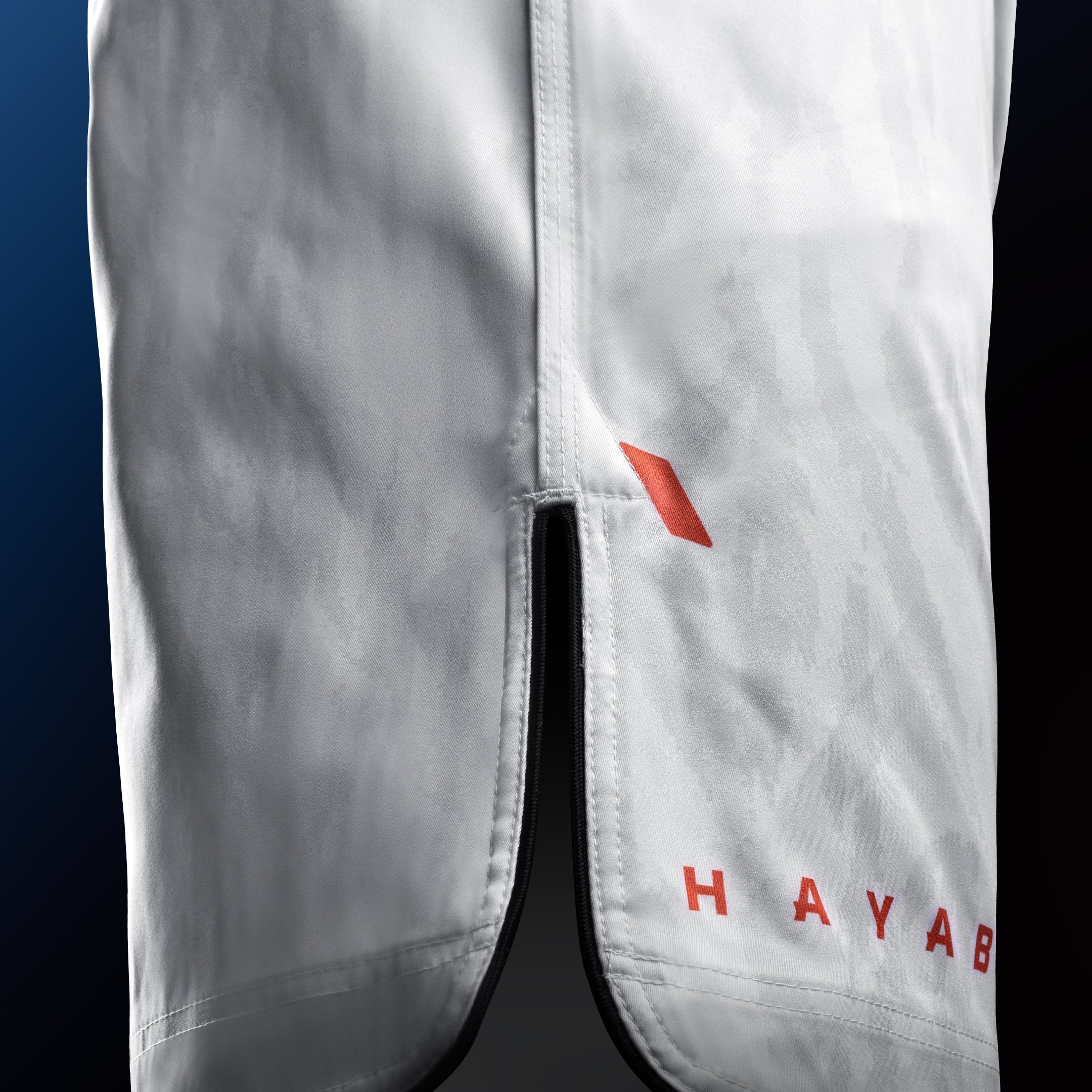 Hayabusa Apex Fight Short Mid-Thigh Wit - Image 4