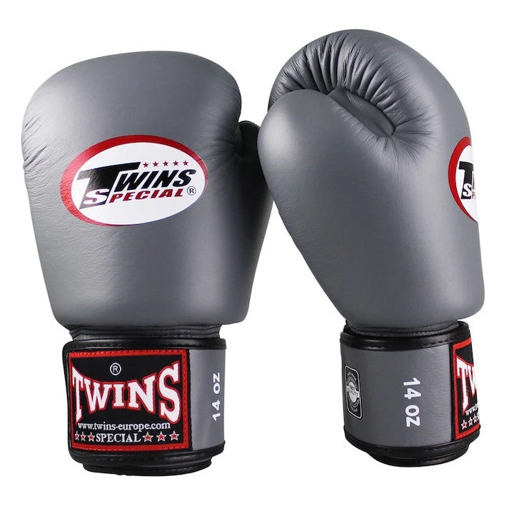 Twins Kickboks Set Bokshandschoen BGVL-3 Grijs & Scheenbeschermer SGL-7 Grijs - Image 2