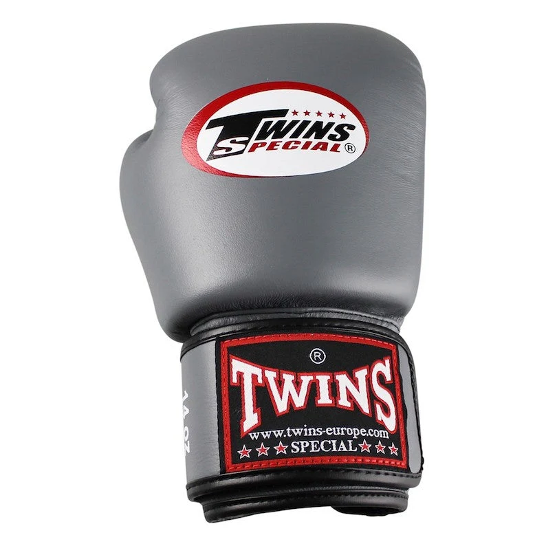 Twins Kickboks Set Bokshandschoen BGVL-3 Grijs & Scheenbeschermer SGL-7 Grijs - Image 3