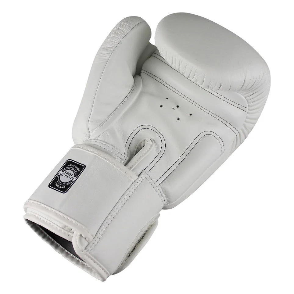 Twins Kickboks Set Bokshandschoen BGVL-3 Wit & Scheenbeschermer SGL-7 Wit - Image 3
