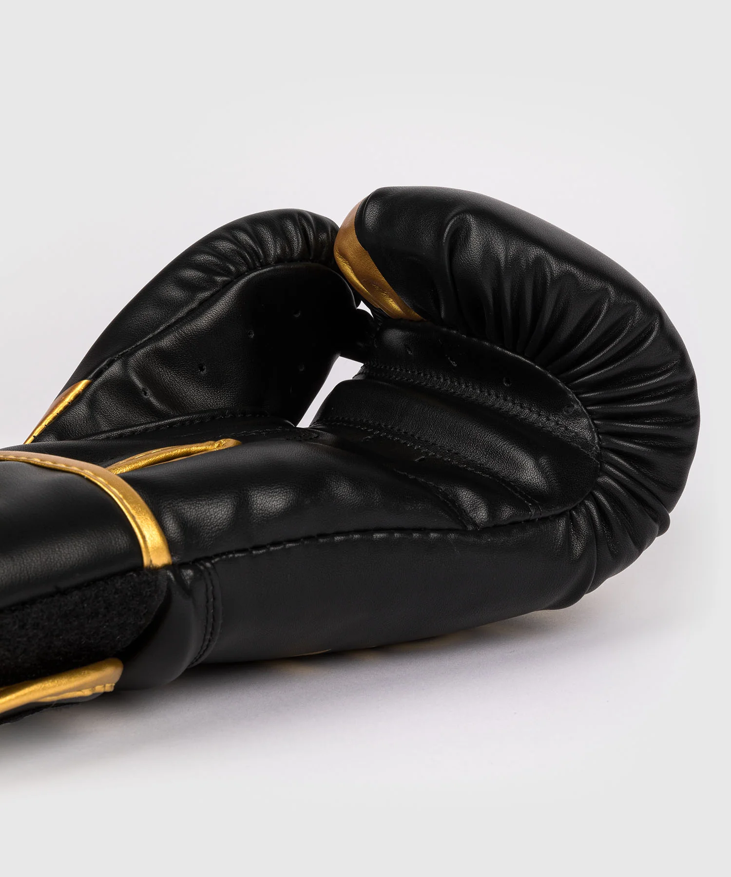 Venum Bokshandschoenen Challenger 2.5 Zwart/Goud - Image 4