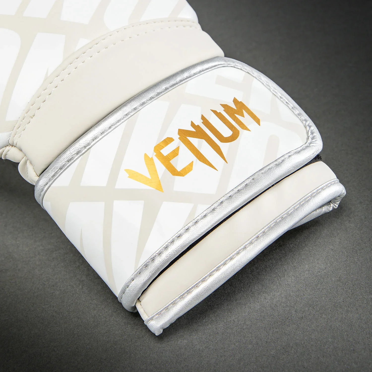 Venum Bokshandschoenen Contender 1.5 XT Beige/Créme wit - Image 4