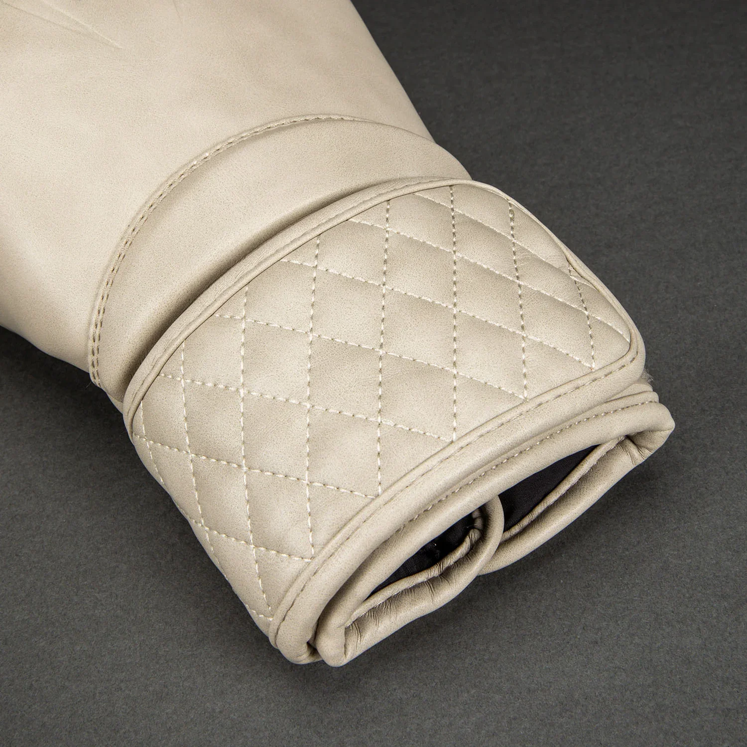 Venum Bokshandschoenen Impact Classic Shiny Ivory - Image 5
