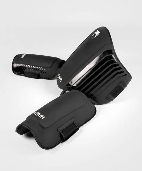 Venum Challenger Belly and Legs Protector Zwart/Wit - Image 4