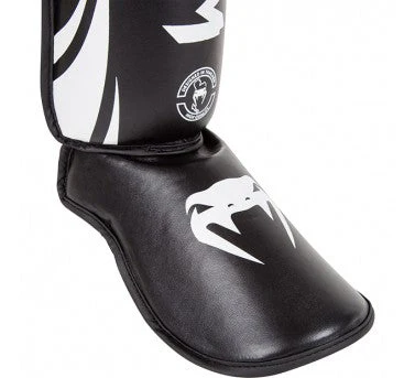 Venum Kickboks Set Bokshandschoen Elite Zwart/Wit + Scheenbeschermer Challenger Zwart/Wit - Image 6
